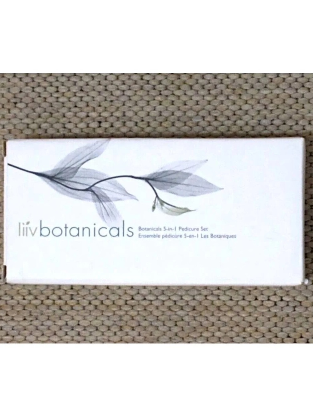 Avon Liiv Botanicals 5-in-1 Pedicure Set